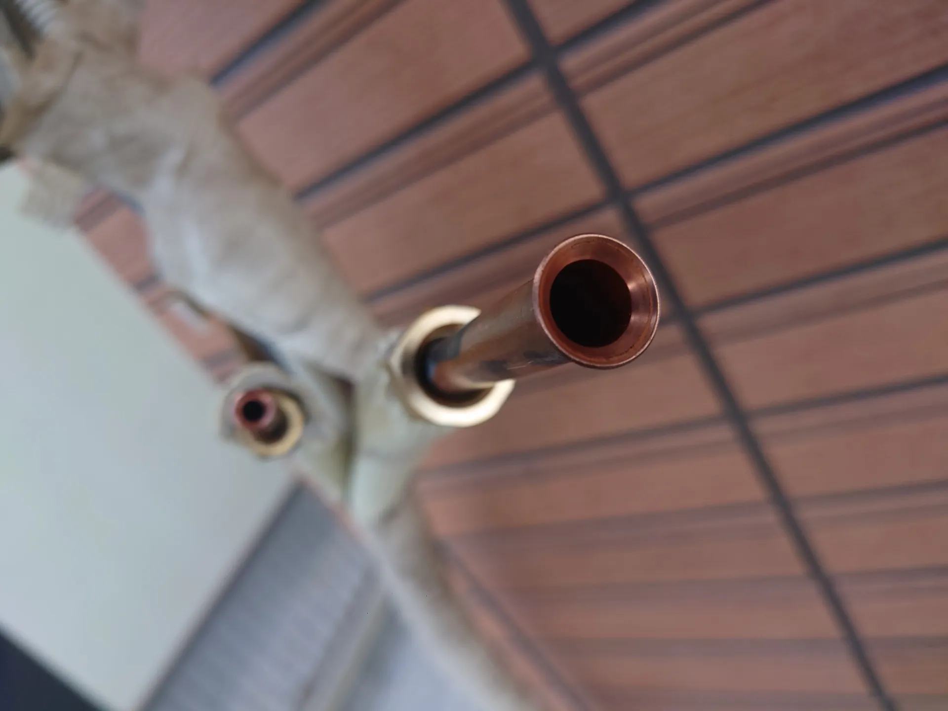 １月８日  地元の直方市感田より、ご新規様の暖房が効かないとのご依頼💡